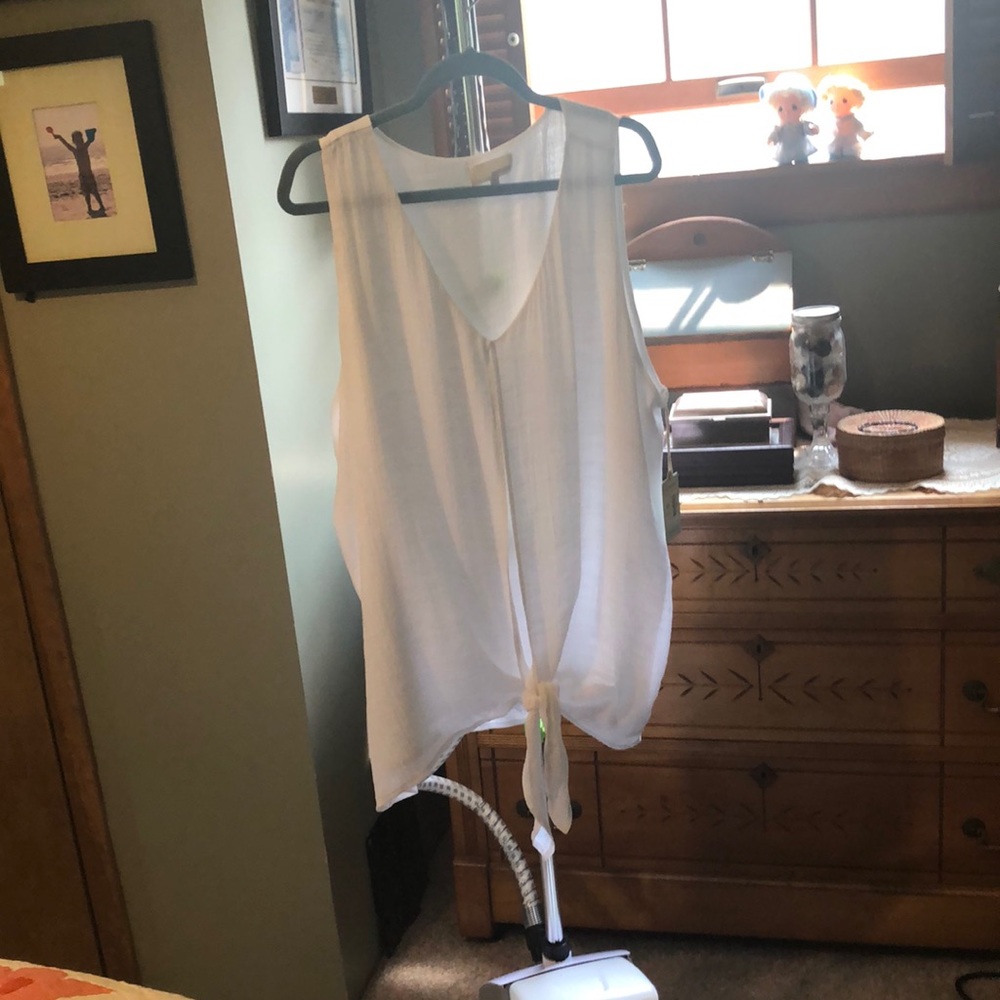 Summer Top. Sleeveless. Rayon & polyester